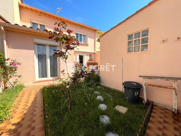 Saint-Estève, Maison trois chambres avec garage et jardin 
