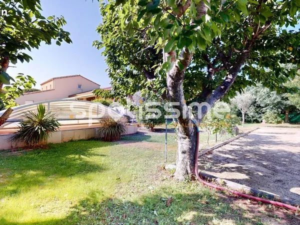 Villa 5 pièces 218 m² 