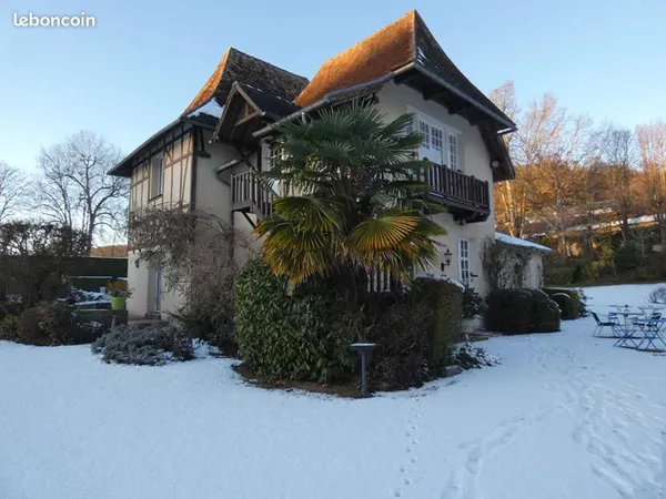 Maison 16 pièces 1 000 m² 