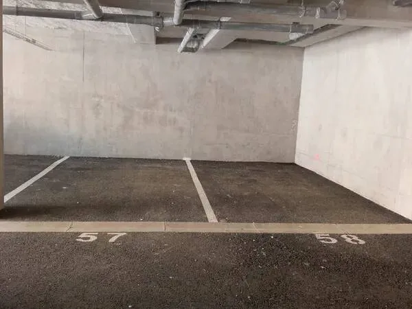 Parking 13 m² 