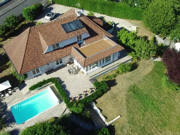 Villa avec piscine, vue panoramique sur la nature