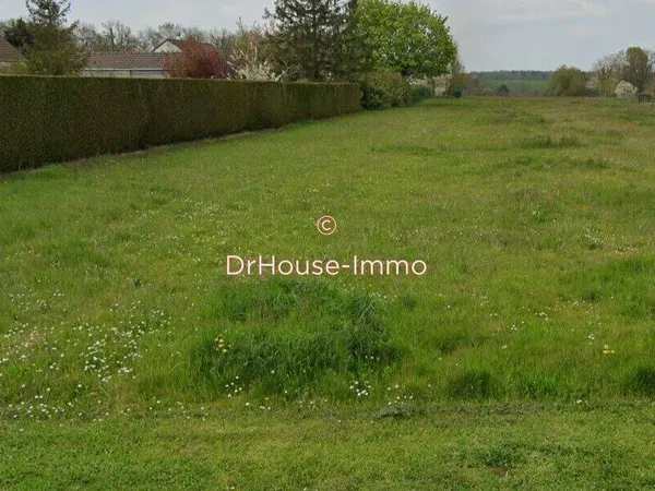 Terrain constructible 817 m² 