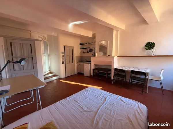 Studio 1 pièce 22 m² 