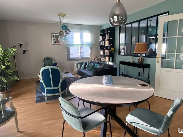 Appartement 3 pièces 84 m² 