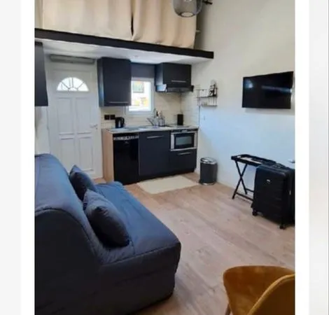 Studio indépendant meublé 