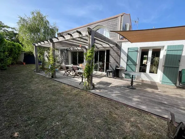 Maison 6 pièces 165 m² 
