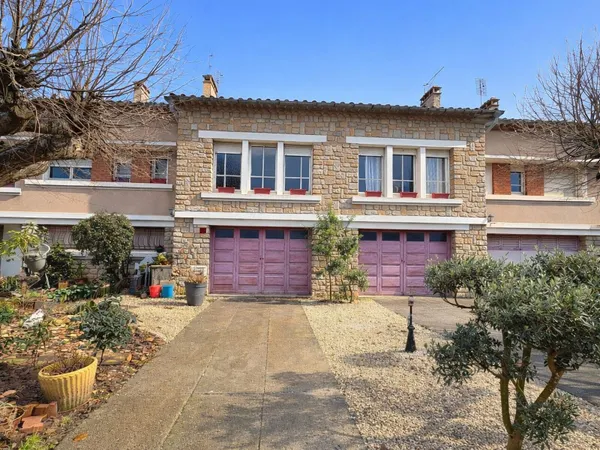 Maison 7 pièces 334 m² 