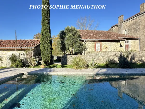 Maison de caractère 8 pièces 375 m² 