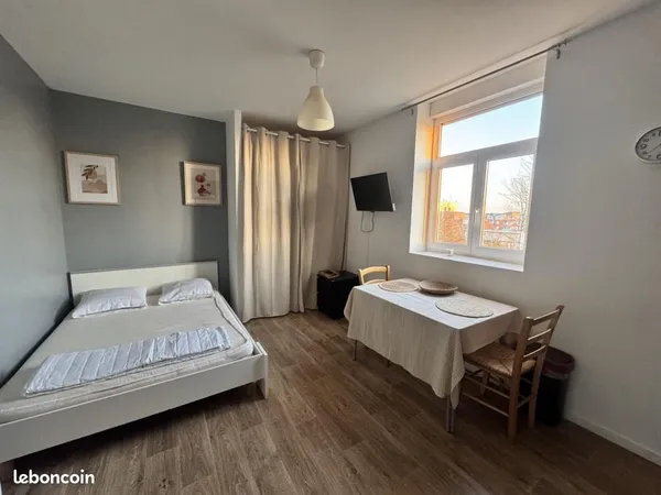 Studio 1 pièce 17 m² 