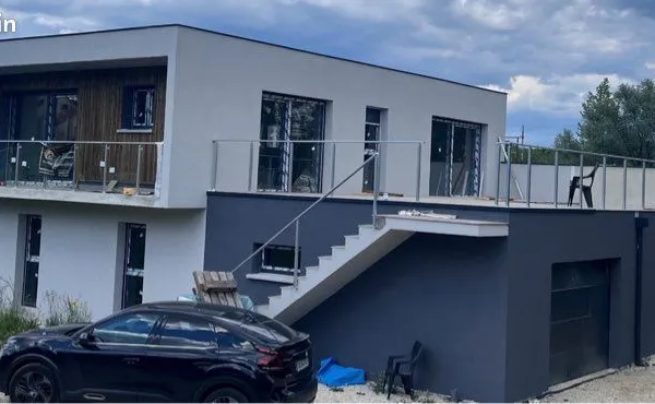 Belle villa neuve 160m2 avec piscine surélevée 