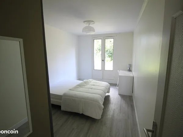 Chambres dans appartement de 91m², tout compris 