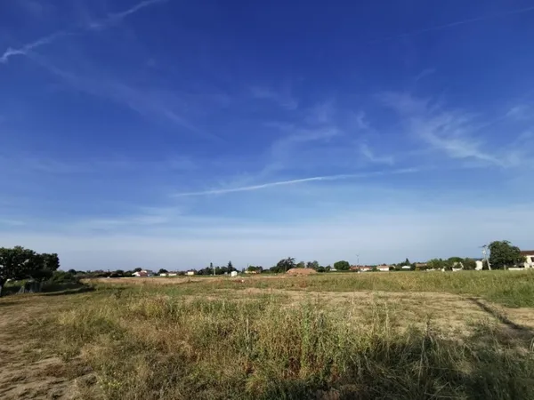 Terrain 900 m² 