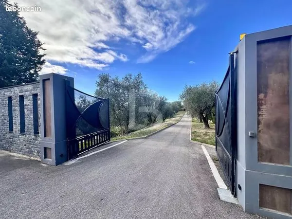 Terrain 2518 m² 