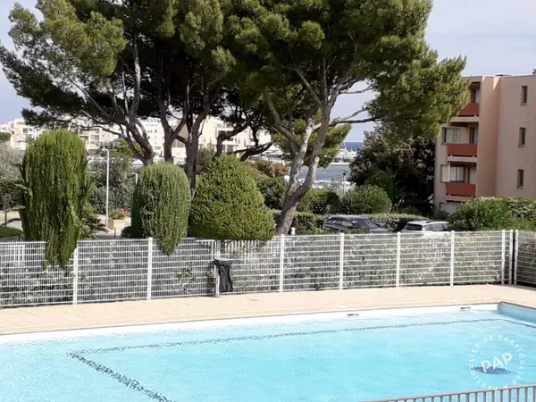 Studio 1 pièce 17 m² 