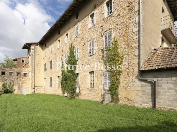 Maison 868 m² 