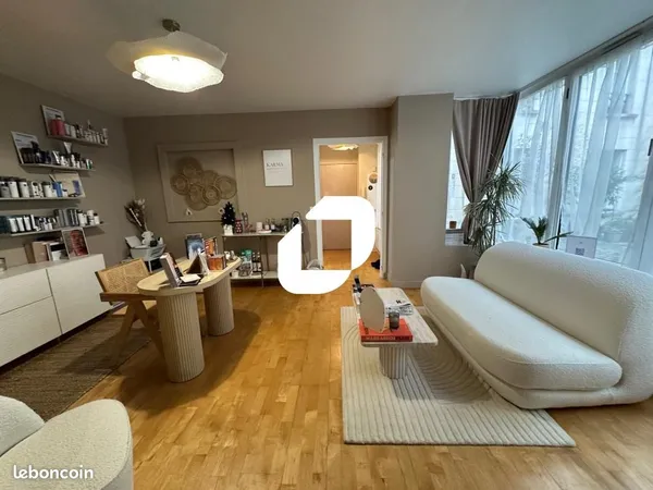 Bureau 51 m² 