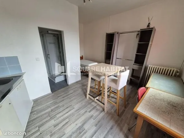 Studio 1 pièce 18 m² 