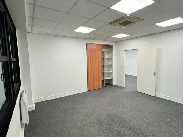 Bureaux 90 m² 