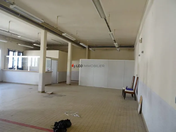 Local commercial 200 m² 