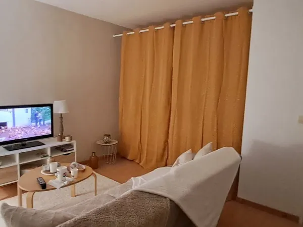 Studio 28m² proche de l' UTC, ESCOM, St CÔME 