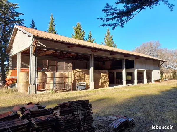 Maison 2 pièces 560 m² 