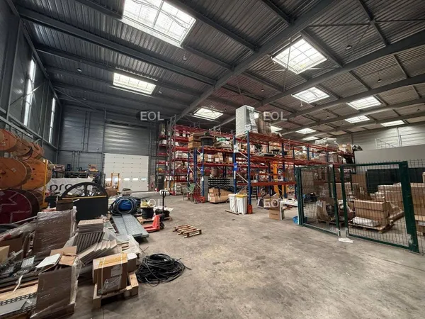 Local d'activité 1240 m² 