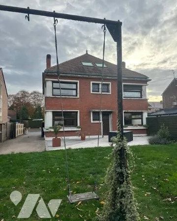 Maison 9 pièces 335 m² 