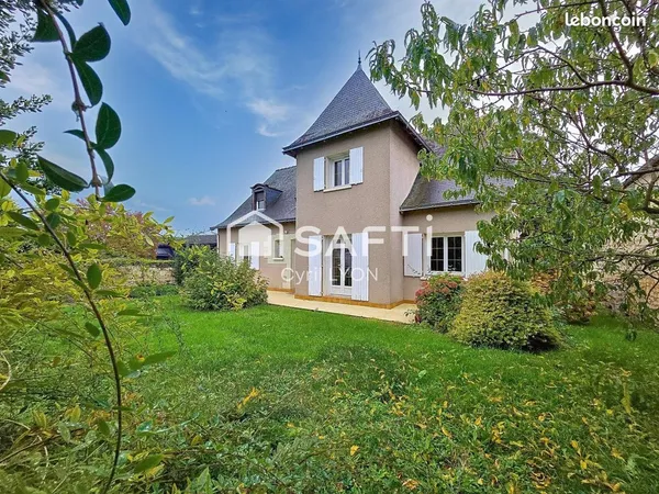 Propriété 6 pièces 161 m² 