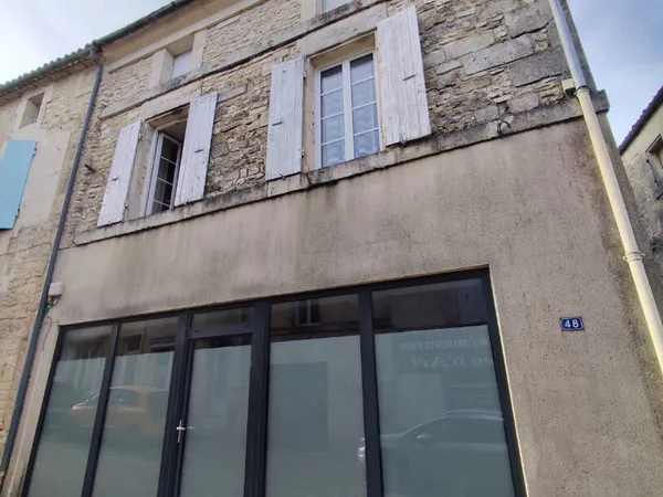 Burie centre bourg 
