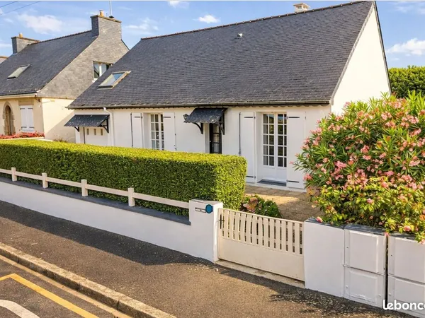 Maison lumineuse avec jardin clos - Tout à pied à Vannes Nord 