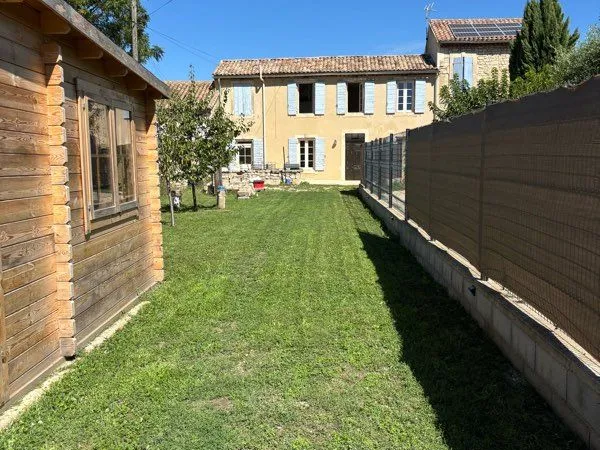 Mas provençal de caractère à louer 