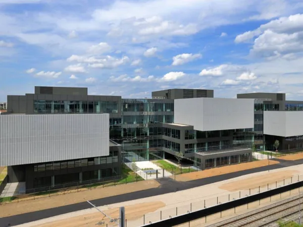 Bureaux 3 pièces 5671 m² 