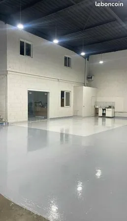 Local commercial 439 m² 