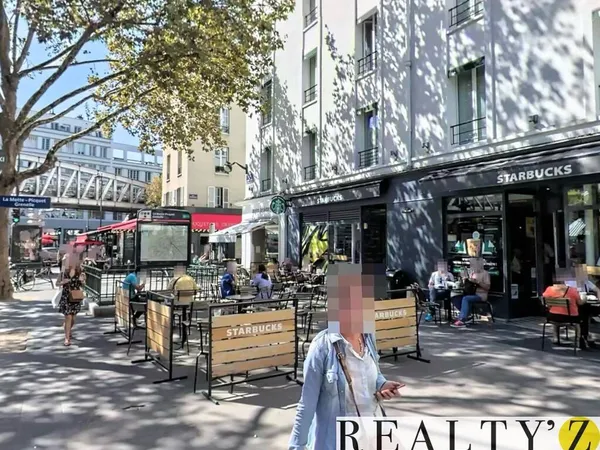 Boutique 2 pièces 52 m² 