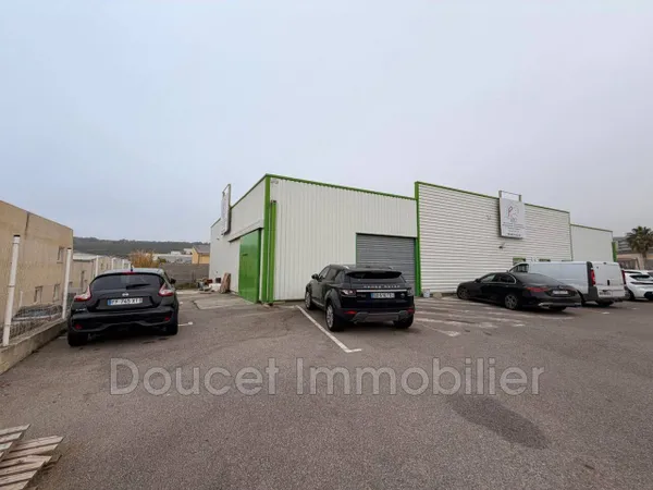 Local commercial 420 m² 
