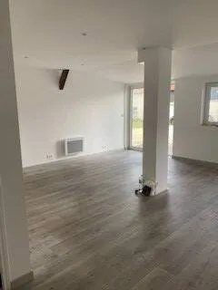 Bureaux 1 pièce 125 m² 