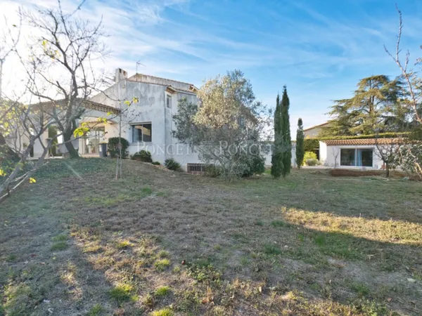Villa d'architecte sur une parcelle de 1900 m² 