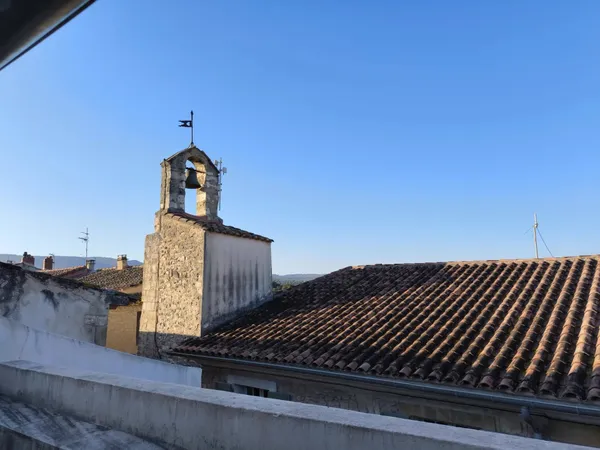 Maison de village atypique à Venasque 