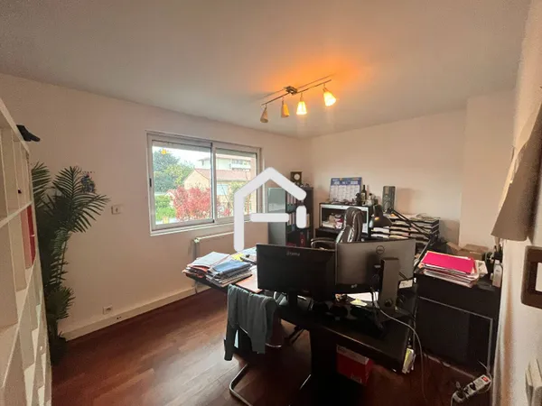 Local d'activité 110 m² 