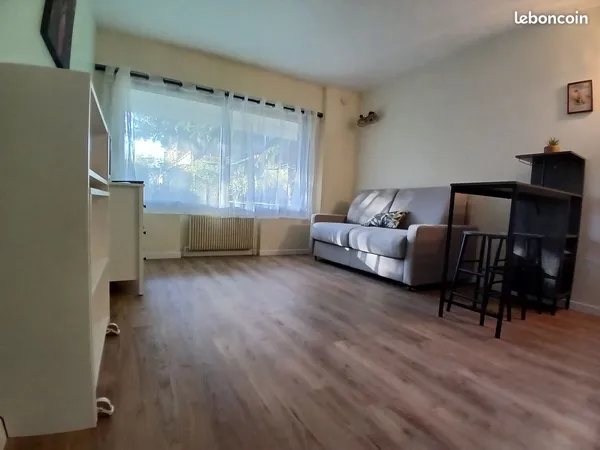 Appartement Location Bourg-la-Reine 1p 21m² 820€