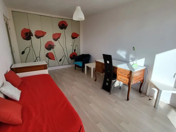 2 pièces T1 30 mc meublé Avenue Tarente 