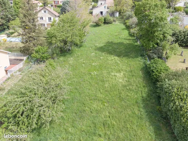 Terrain constructible 1500m2 Chaponnay centre 