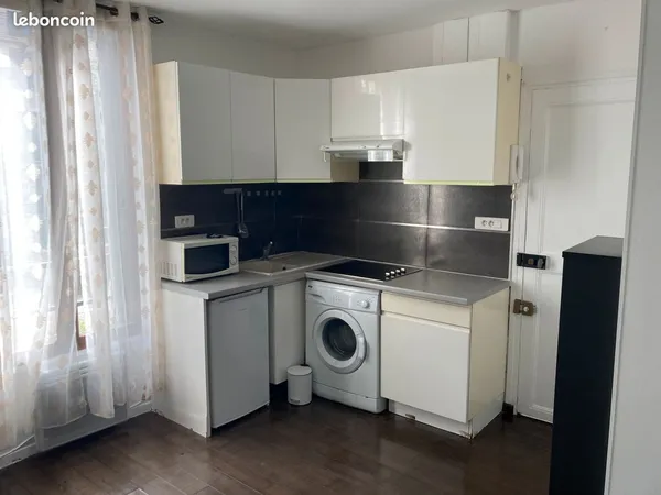 STUDIO meublé SARTROUVILLE CENTRE 19m2 750 CC 
