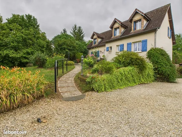 Maison 8 pièces 184 m² 