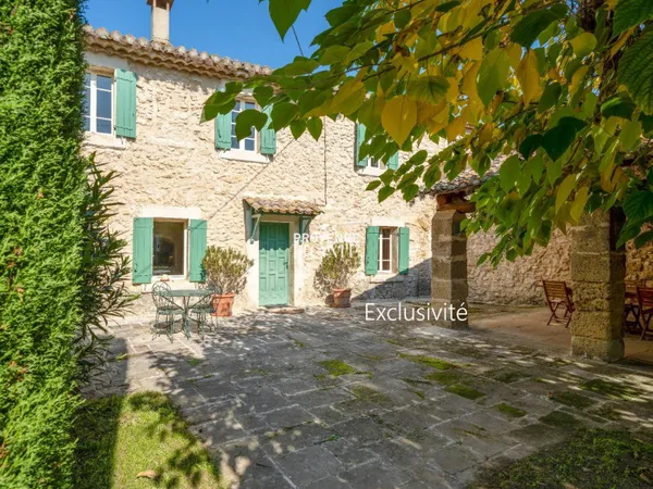 Maison 8 pièces 270 m² 