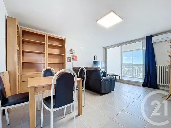 Appartement 4 pièces 77 m² 
