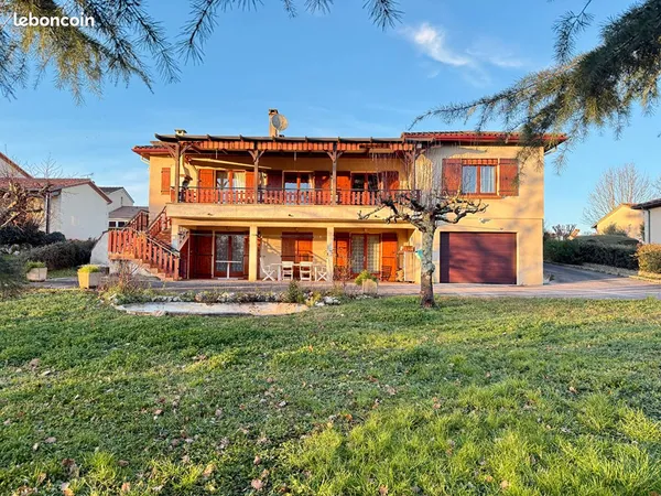 Propriété 7 pièces 195 m² 
