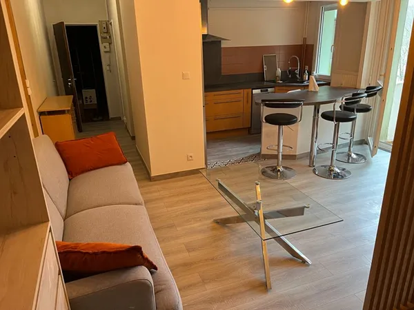 Studio 1 pièce 37 m² 