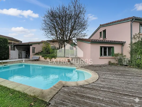 A vendre en Co-Exclusivité agréable maison d'architecte sur 