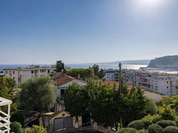 Nice - Franck Pilatte - Magnifique appartement villa avec bassin et garage 